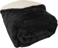 Couverture imperméable Sacred Weapon VIP Deluxe Queen King, protège-matelas en polaire sherpa, jeté noir 80 x 80 pouces - Cuddle Puddle Bed