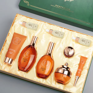 Kit de cuidado facial Limpiador Suero Vitamina E Hidratante <span class=keywords><strong>Amino</strong></span>ácido Control de aceite Conjunto de cuidado de la piel sensible - Product Image 1