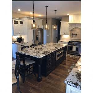 Armoires de cuisine blanches haut de gamme, style shaker, nouvelles, modernes, sur mesure, avec îlot central - Product Image 5