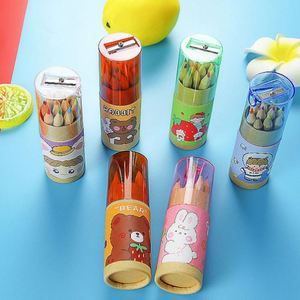 Crayons de couleur écologiques promotionnels en bois courts et petits pour enfants, 12 couleurs, personnalisables et économiques - Product Image 3