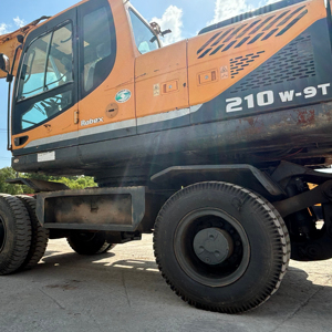 Excavadora de cadenas HYUNDAI 210W-9T original con motor diésel, bomba hidráulica, 21 toneladas, cucharón de 0.8 m, brazo de excavación de excelente calidad. - Product Image 1
