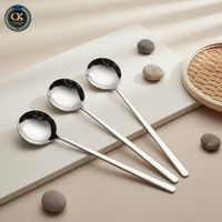 Cuillère à soupe coréenne ronde en acier inoxydable, cuillère à bol profond à long manche, cuillère à riz pour la maison et les restaurants, vente en gros, logo personnalisé