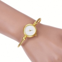 Nouvelle Montre pour Femme de Luxe à Quartz en Acier Inoxydable, Cadran en Verre, Breloque Ronde et Design Monnaie, Tendance