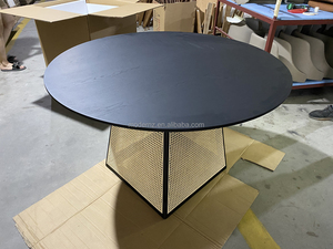 طاولة طعام دائرية فاخرة بتصميم أوروبي بسيط مصنوعة من الخشب والراتان المنسوج لغرفة الطعام - Product Image 4