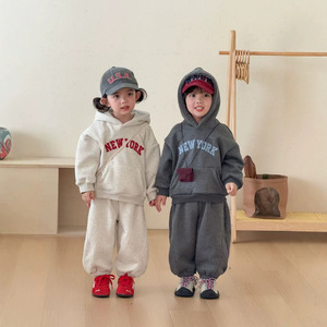 Großhandel Herbst Winter <span class=keywords><strong>2</strong></span>-teiliges Freizeit-Sportoutfit Warmes Kapuzen-Sweatshirt und Hosen-<span class=keywords><strong>Set</strong></span> für Jungen, Mädchen, Kinder und Babys - Product Image 4