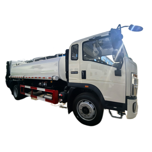 Sinotruck Howo 4*2 6000 litros de acero inoxidable <span class=keywords><strong>cisterna</strong></span> de <span class=keywords><strong>agua</strong></span> <span class=keywords><strong>potable</strong></span> camión <span class=keywords><strong>cisterna</strong></span> de <span class=keywords><strong>agua</strong></span> de servicio ligero a la venta en Dubai - Product Image 1