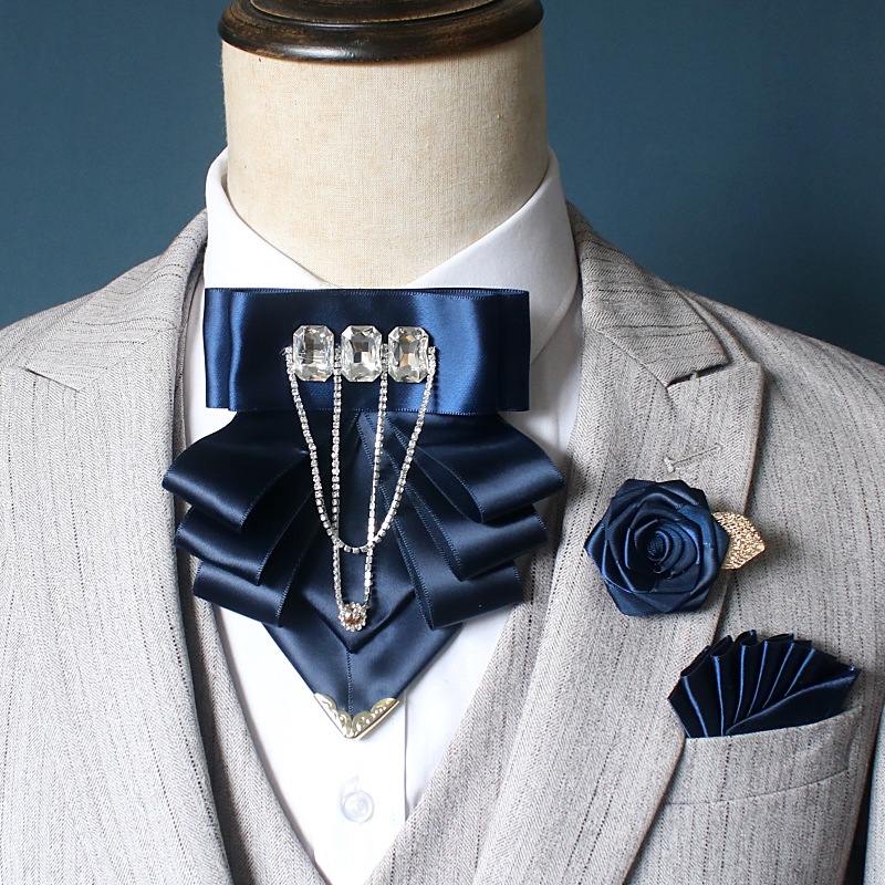Conjunto de tres piezas azul profundo