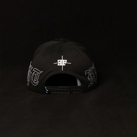 Gorro de Béisbol de Diseño de Lujo de 5 Paneles, Bordado 3D Personalizado con Pedrería, Logotipo Exclusivo Personalizado, Forro de Satén, Gamuza