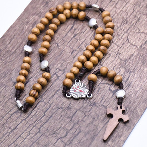 Collier de prière en bois avec pendentif croix pour usage religieux, cadeau - Product Image 3