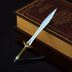 <span class=keywords><strong>The</strong></span> <span class=keywords><strong>Elder</strong></span> <span class=keywords><strong>Scrolls</strong></span> V: พวงกุญแจโลหะเต็มตัวจาก Skyrim chillrend-21ซม. และดาบแสดงพร้อมเอฟเฟคเสน่ห์จากน้ำค้างแข็ง - Product Image 2