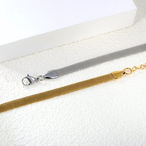 Pulsera de cadena plana minimalista de moda para mujer, joyería de acero inoxidable, regalo para ocasiones, color dorado y plateado - Product Image 1