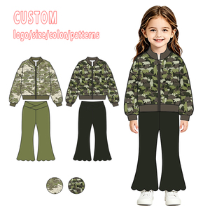 Conjunto Infantil Personalizado de Moletom Francês com Estampa Camuflada para Meninas: Jaqueta e Calça Flare com Bainha Ondulada - Agasalho Infantil Personalizável - Product Image 1