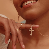 Colliers pendentifs croix de Jésus sculptée style bohème vintage, ton doré, avec breloque religieuse Vierge Marie, chaîne délicate, bijoux fantaisie