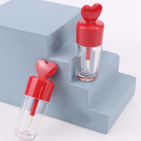 Tube cosmétique vide pour brillant à lèvres et rouge à lèvres, en plastique, en forme de cœur rouge, imprimé couleur personnalisée, 4 ml