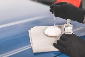Vente directe d'usine : Revêtement céramique, protège votre peinture, ajoute de la brillance, résiste aux traces de nettoyage, repousse les contaminants. - Product Image 2