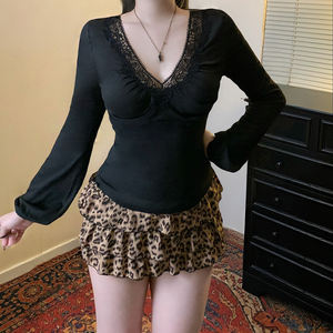 Elegant Black Lace <b>Patchwork</b> V Neck Ruched Bust Lantern Sleeve <b>Top</b> Women Versatile Slim Fit Flattering <b>Top</b> - Product Image 4