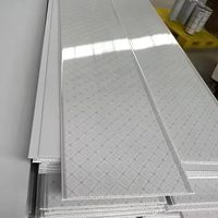 Plafonds et panneaux muraux en PVC brun légers, durables, résistants au feu et à l'eau, au design artistique, pour la maison