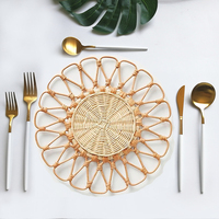 Napperons ronds bohèmes en rotin vert de 33 cm, assiettes de présentation en osier de 13 pouces pour décorations de mariage, de maison et de salon, décor mural et de table