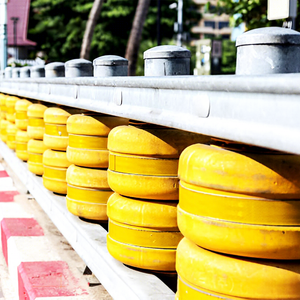 Sicurezza autostradale doppio secchi barriera a rulli Anti-corrosione in plastica facile da montare del traffico barriera di fabbrica prezzo - Product Image 1