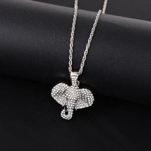 Europeo americano minimalista lujoso mariposa cristal Rhinestone enlace colgante collar versátil estilo diario hombres mujeres - Product Image 5