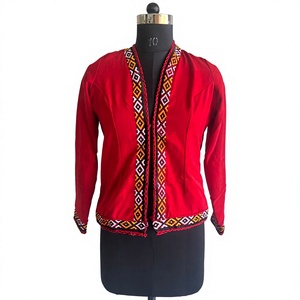 Foulard africain traditionnel rouge brodé, broderie géométrique ethnique, écharpe longue en coton brodé tribal rouge pour tenue formelle - Product Image 2