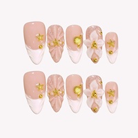 Ongles à presser en acrylique dégradé blanc rose nude avec coquillages 3D et étoiles de mer, accents de perles dorées, personnalisables, vente en gros, 10 pièces