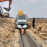 Crawler Self-propelled Curb Slipform Machine One-time Pouring Concrete Road Kerb Stone Machine