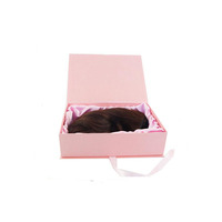 Emballage de luxe pour perruques, boîte noire avec fermeture magnétique, emballage rigide doublé de satin, boîtes cadeaux pour perruques avec insert en tissu satiné