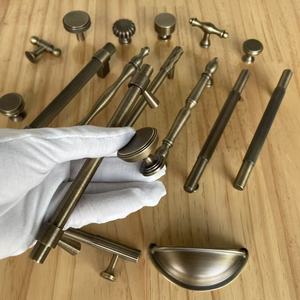 Kosin Antique Brass Vàng T-Bar Kéo Xử Lý Thiết Kế Mới Sang Trọng Ngăn Kéo Kéo Cho Nhà Bếp Tủ Đồ Nội Thất Phòng Khách - Product Image 6