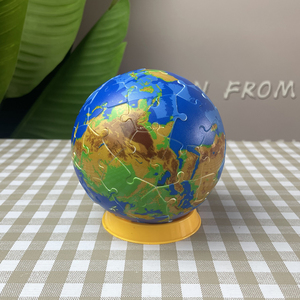 Puzzle 3D sphérique de la Terre en plastique ABS de 11 cm, 60 pièces, <span class=keywords><strong>pour</strong></span> enfants, <span class=keywords><strong>jouet</strong></span> éducatif, acceptant l'impression UV OEM - Product Image 2