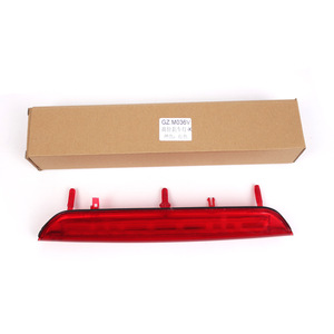 Luz de Freno Elevada Skoda Octavia 1Z945097C Roja y Negra, Tercera Luz de Freno, Luz de Señalización 2004-2013 - Product Image 4