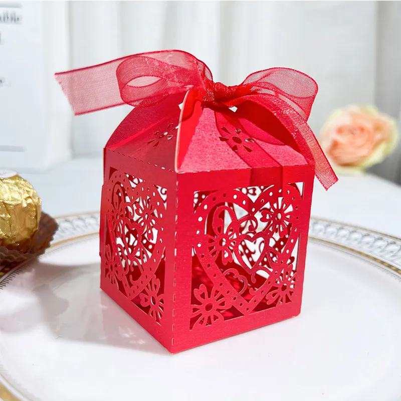 भारतीय इस्लामी लाल शादी की पार्टी के लिए स्पष्ट छोटे एहसान उपहार बॉक्स कैंडी केक स्लाइस चॉकलेट