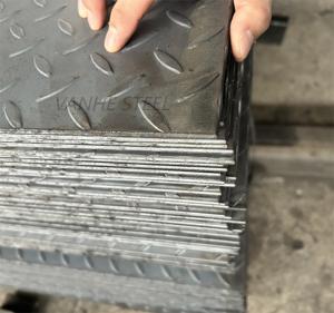 <span class=keywords><strong>Ferro</strong></span> antiscivolo A36 Q345B laminati a caldo lamiera di acciaio a scacchi di carbonio lastre di acciaio per rivestimento del pavimento - Product Image 2