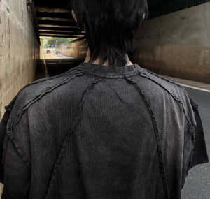 T-shirt Vintage da Uomo Personalizzata con Cuciture Inverse, in Cotone Pesante 100% Effetto Distressed e Lavaggio Acido - Vendita all'Ingrosso - Product Image 2