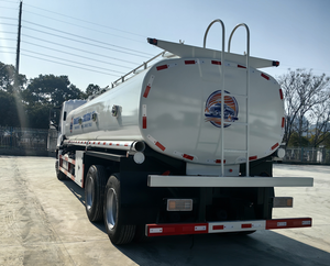 Camión <span class=keywords><strong>Cisterna</strong></span> Usado Isuzu Giga de 16~20t, Tanque de Acero Inoxidable de Grado Alimenticio, Aleación de Aluminio, para Transporte de Líquidos como <span class=keywords><strong>Vino</strong></span>, Jugo, Leche, Agua, Aceite - Product Image 5