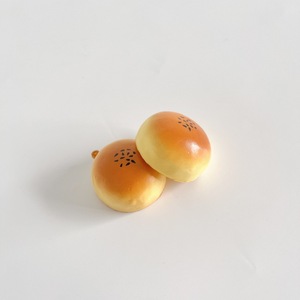 Jouet de décompression en PU à rebond lent, simulation de petit pain de 5 cm, jouet à pincer, pendentif gâteau, vente en gros pour fabricants - Product Image 4