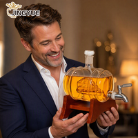 Dispensador de Licor de Vidrio con Diseño de Velero Premium, Base de Madera y Grifo Metálico, Regalo Personalizado para Bar, Dispensador de Whisky