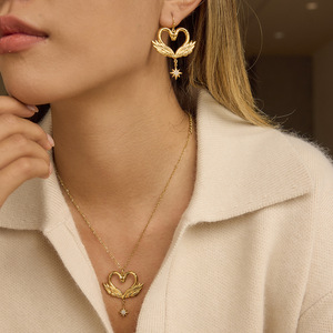 ชุดสร้อยคอและต่างหูรูปหัวใจหงส์พร้อมจี้รูปดาวประดับเพชรสำหรับผู้หญิงสวมใส่ทุกวันเครื่องประดับโทนสีทอง - Product Image 2