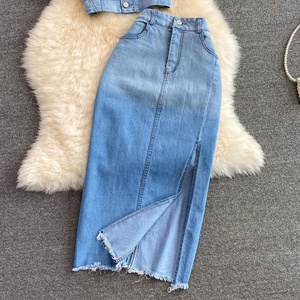 Ensemble femme : jupe <span class=keywords><strong>mi</strong></span>-longue fendue taille haute style automne 204, haut court à col <span class=keywords><strong>carré</strong></span>, vente en gros pour boutiques - Product Image 3