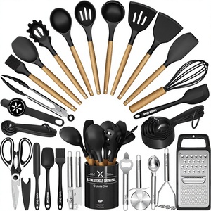 Set di 34 Utensili da Cucina in Silicone, Resistenti al Calore, con Porta Spatole e Manici in Legno Nero - Product Image 1