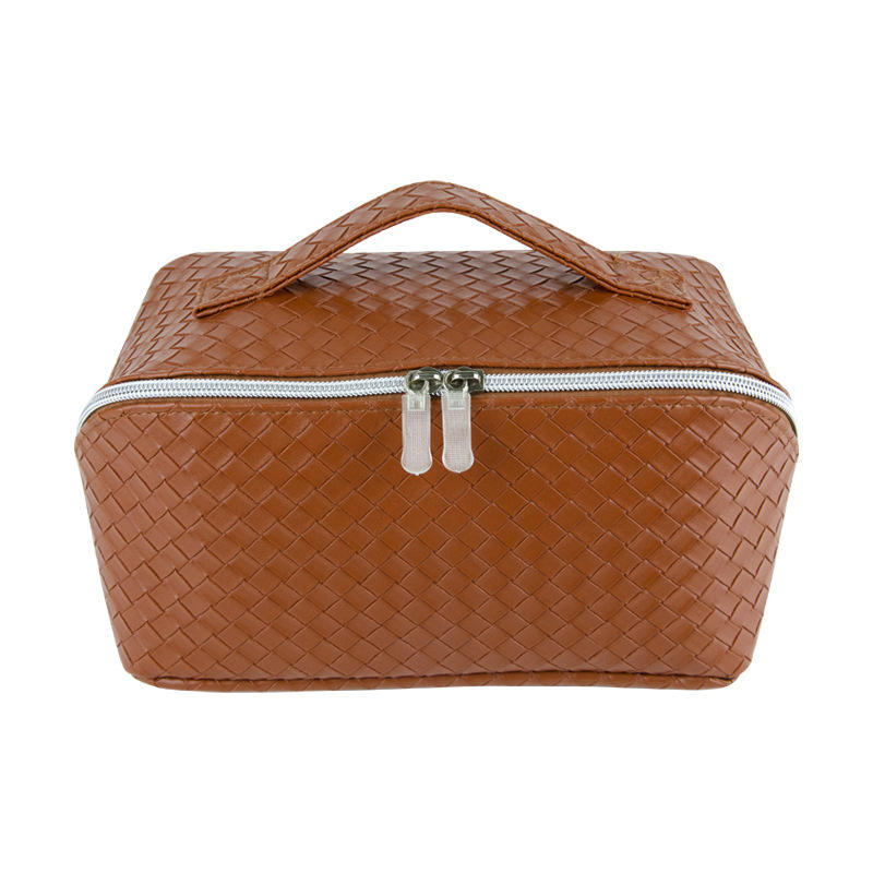 สีน้ำตาล