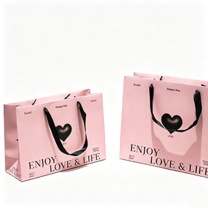 <span class=keywords><strong>Borsa</strong></span> Shopper in Carta con Motivo Cuore <span class=keywords><strong>Rosa</strong></span> e Manici in Raso Nero, <span class=keywords><strong>Borsa</strong></span> Regalo Moderna Stampata per Boutique di Moda e Occasioni Speciali - Product Image 5