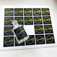 Étiquettes d'emballage auto-adhésives noires avec logo imprimé personnalisé les plus vendues autocollants feuilles d'autocollants imperméables en vinyle et en feuille d'or coupe-bisou