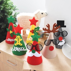 Chapeau de Père Noël personnalisé en gros, en tissu non tissé, fait main, pour enfants, en feutre, motif dessin animé, décoration de Noël - Product Image 1