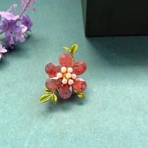 Broche florale de luxe romantique avec quartz fraise et perle d'eau douce, plaqué or 18 carats, cadeau de mariage pour femme, bijou à porter au quotidien - Product Image 4
