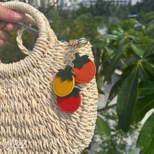 LLavero de cuero PU de frutas, llavero de tomate, colgante de dijes, regalo de aniversario de San Valentín para bolso de mamá y papá - Product Image 6