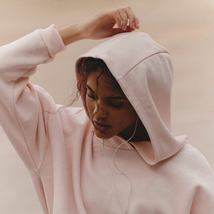 Ensemble survêtement personnalisé en molleton de coton 100% pour <span class=keywords><strong>femme</strong></span>, sweat-shirt à capuche oversize à épaules tombantes et jupe courte - Product Image 2