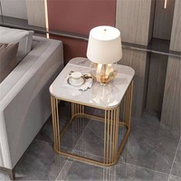 Table basse carrée moderne et portable avec plateau en métal et marbre et cadre doré - Finition blanc et or, meubles de salon