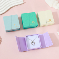 Emballage de bijoux pliable en trois parties avec logo personnalisé, plateau central carré et assortiment de couleurs, directement de l'usine, pour marques en gros
