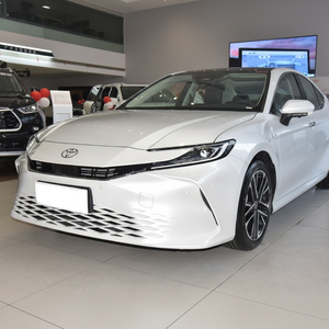 Coche híbrido de gasolina sedán medio directo de fábrica 2019 2020 2021 2022 2023 versión gasolina ToyotaCamry coches usados - Product Image 1